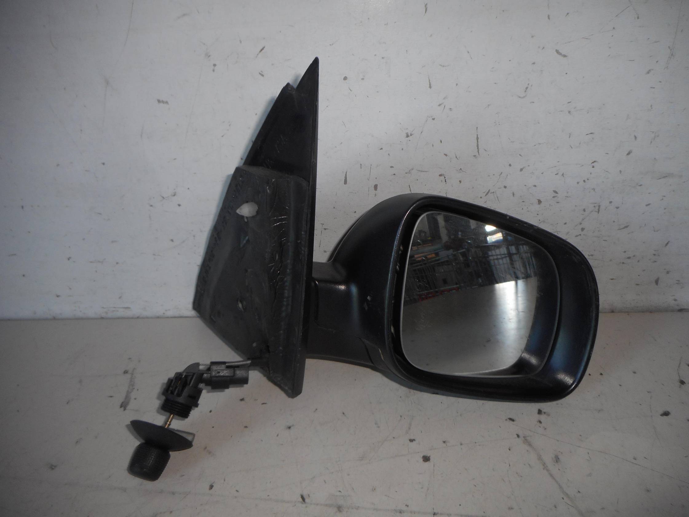 Retrovisore est. dx.